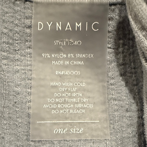 Stylish Ribbed Button-Front Crop Top - Picture 4 of 4